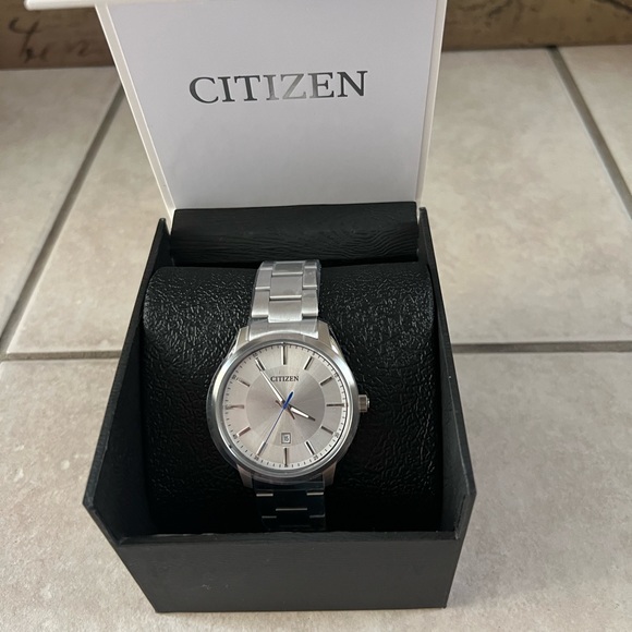 Citizen stainless steel Watch - Picture 3 of 6